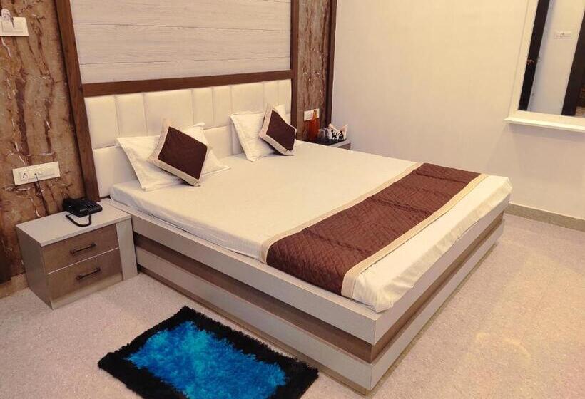 Отель The Shree Jee Palace