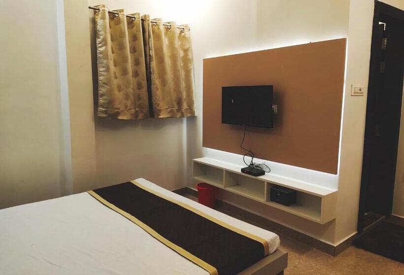 Отель The Shree Jee Palace