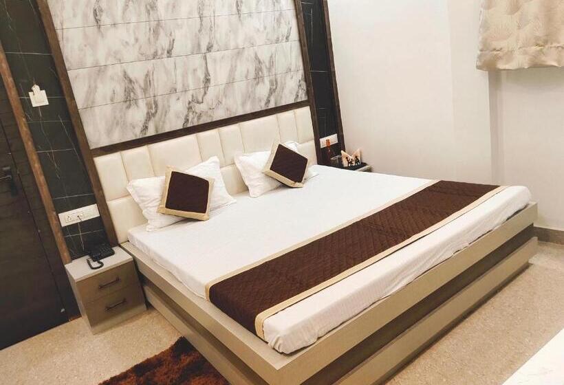 Отель The Shree Jee Palace