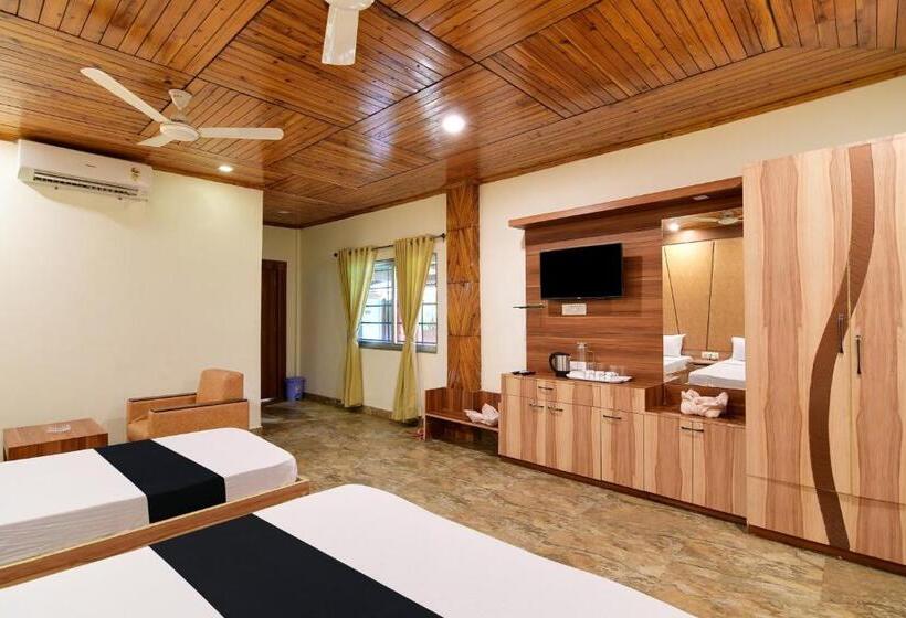 בית מלון כפרי Townhouse Oak Gorumara Jungle Resort