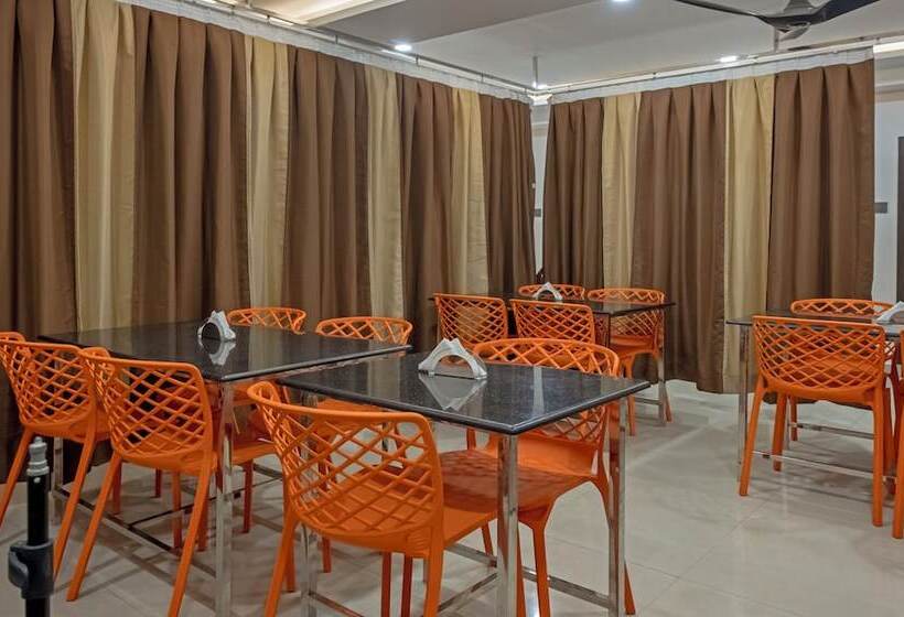 Отель Treebo Su Casa Grand