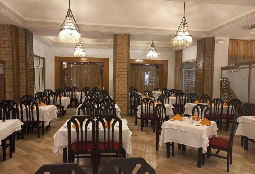 فندق Tunisia Lodge