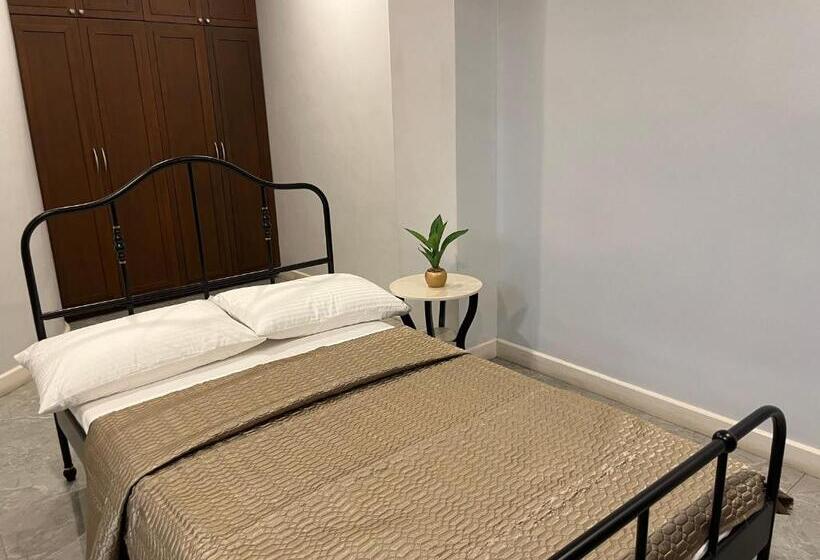 פנסיון A Touch Of Class Inn San Juan City Nr Ortigas, Bgc