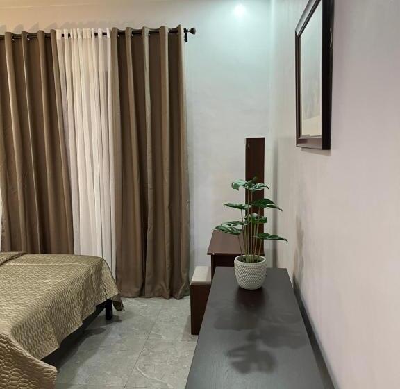 פנסיון A Touch Of Class Inn San Juan City Nr Ortigas, Bgc