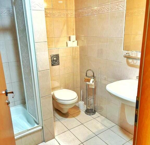 پانسیون Alkotmány Vendégház