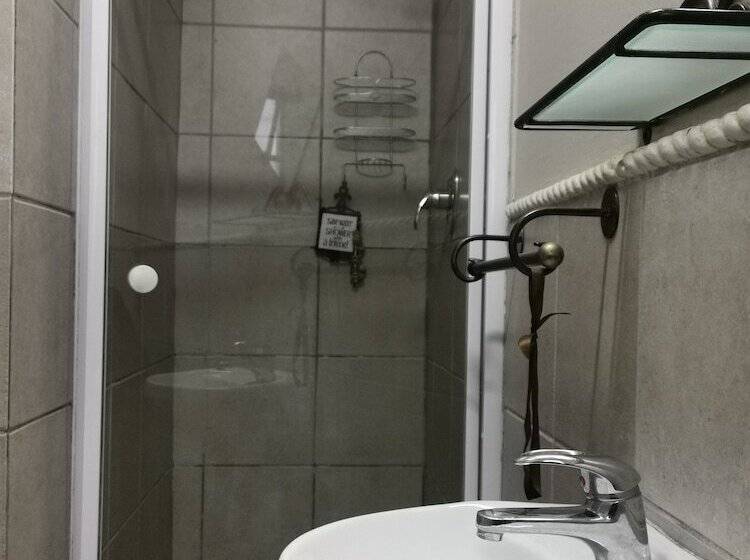 פנסיון Kaste Guest House Edenvale