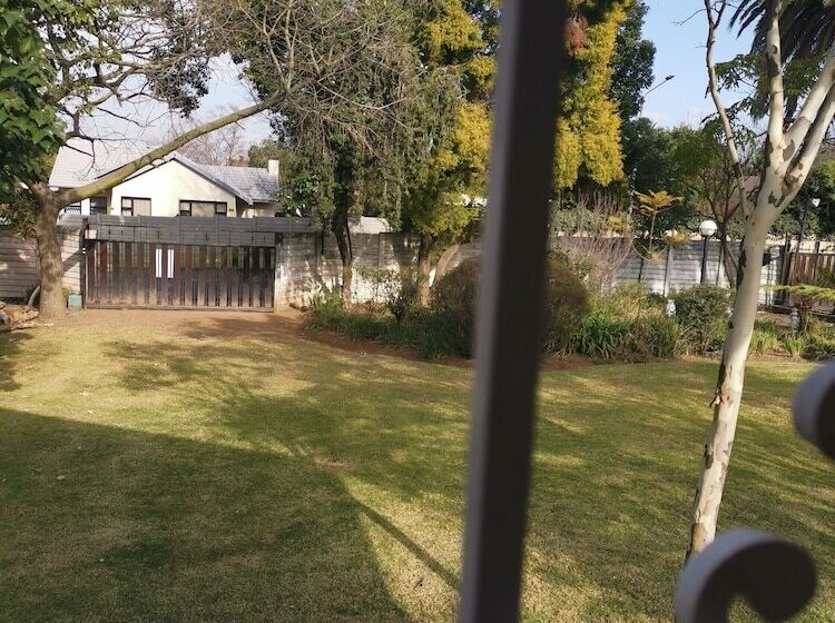 פנסיון Kaste Guest House Edenvale