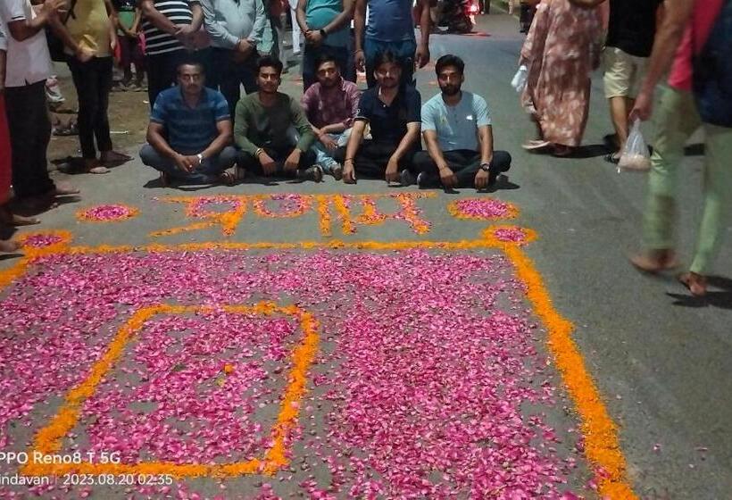 펜션 Shree Radhika Dham