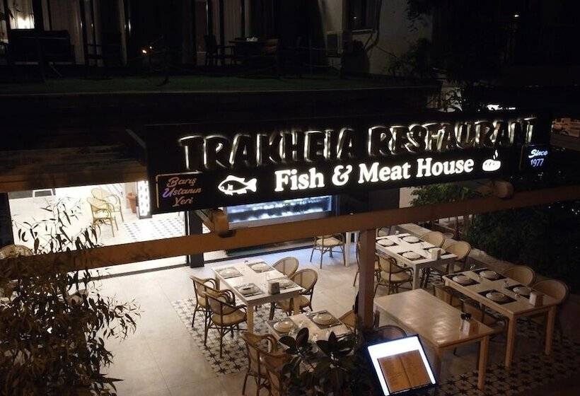Trakheia Otel