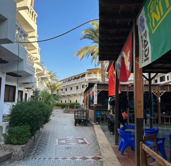 Seven Heaven Hotel And Diving Center