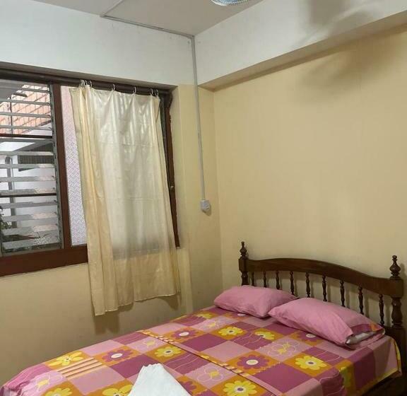 Общежитие Alojamiento Grau