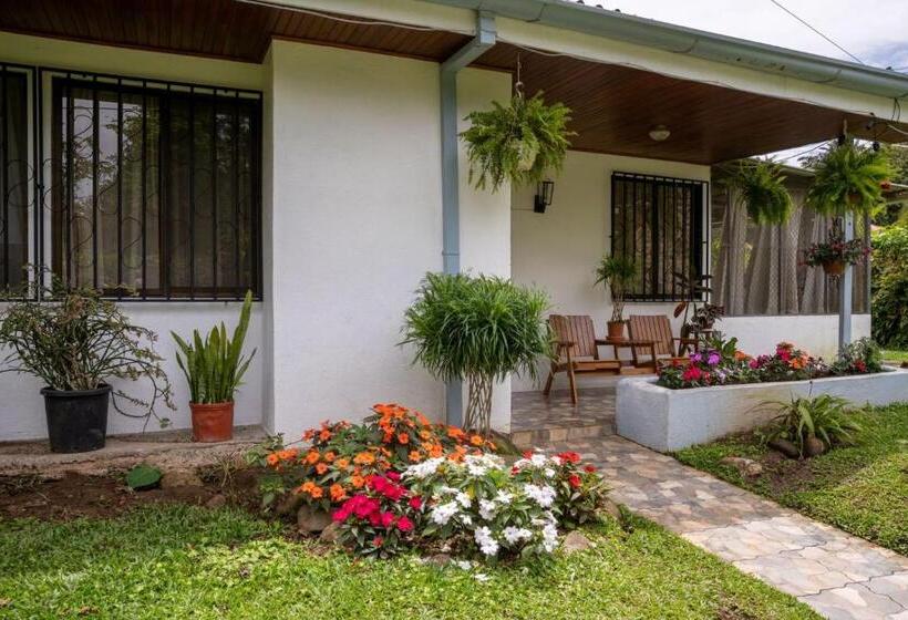 مبيت وإفطار Casa Tucan