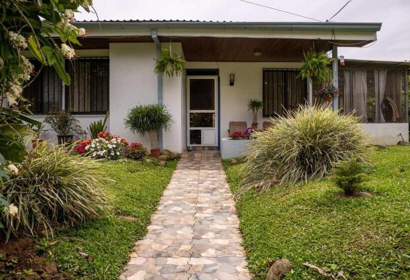 مبيت وإفطار Casa Tucan