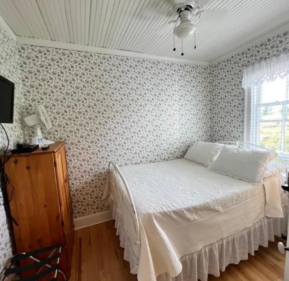 مبيت وإفطار Kelly S Landing