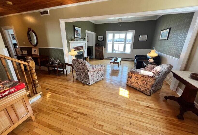 مبيت وإفطار Kelly S Landing