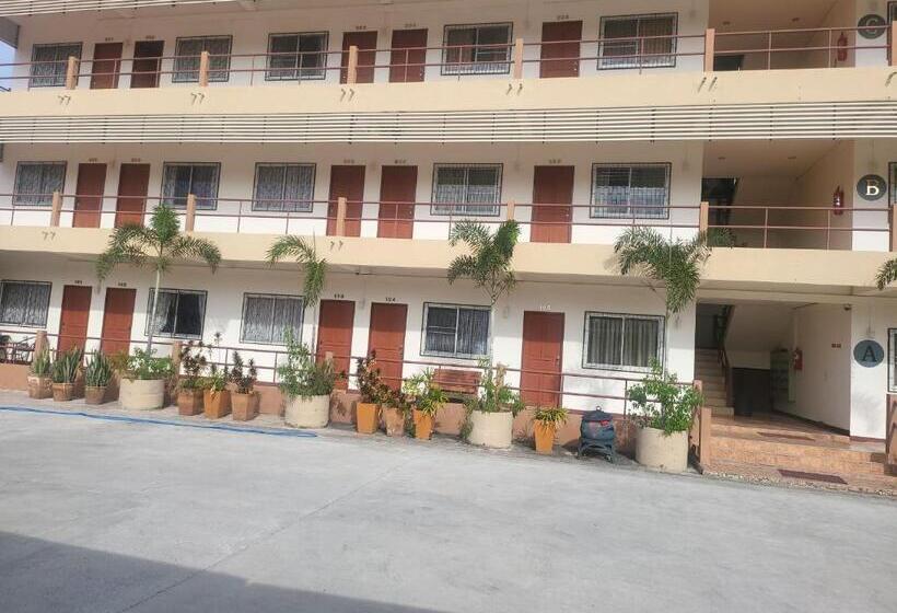 Отель Ekaluk Place Inn