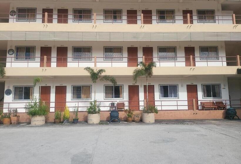 בית מלון כפרי Ekaluk Place Inn