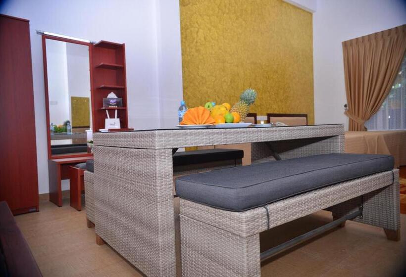 فندق K And K Country Resort