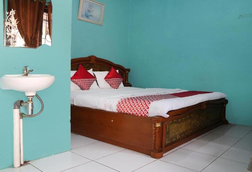 Отель Oyo 92831 Penginapan Raja
