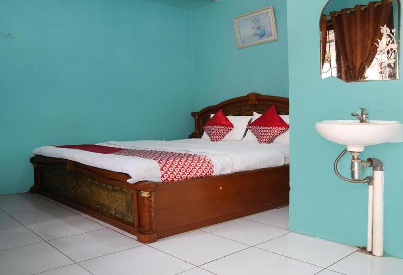 Отель Oyo 92831 Penginapan Raja