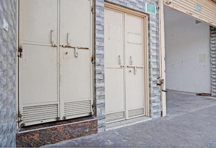 ホテル Oyo Flagship As