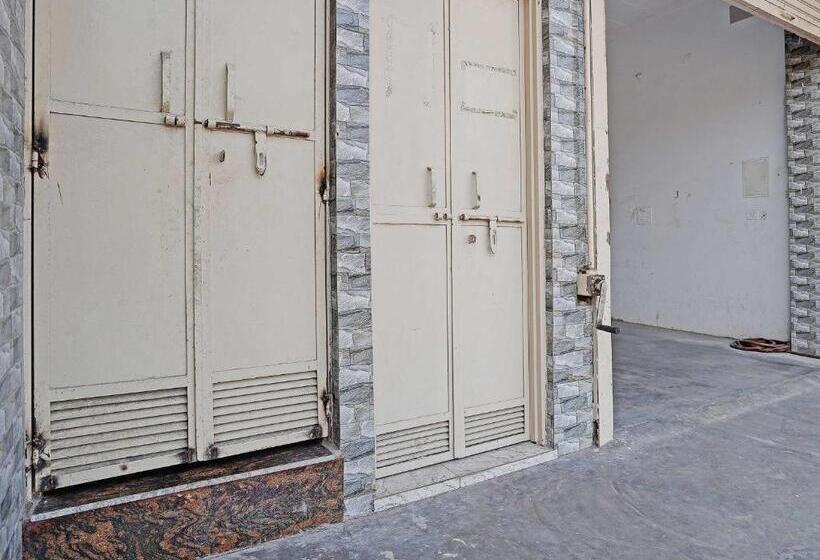 ホテル Oyo Flagship As