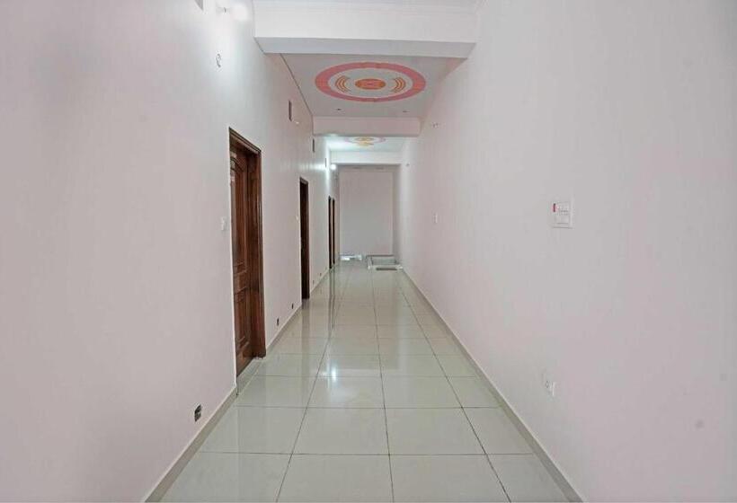 ホテル Oyo Flagship As