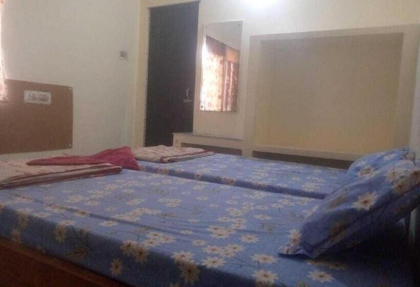 בית מלון כפרי Oyo Shree Krishna Cottage