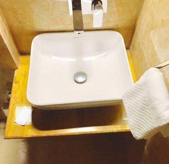 בית מלון כפרי Oyo Shree Krishna Cottage