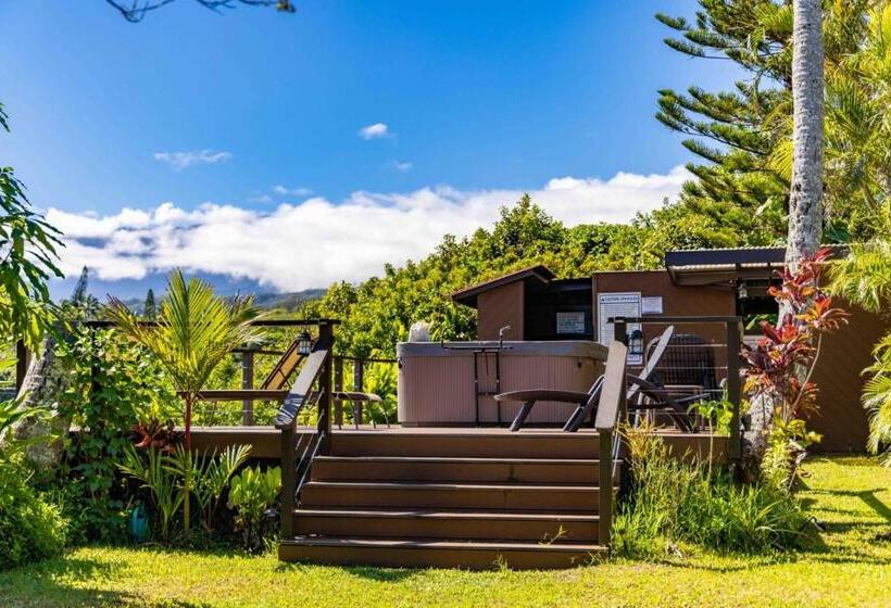 فندق Plumeria Room On A Lush Farm On Maui S North Shore