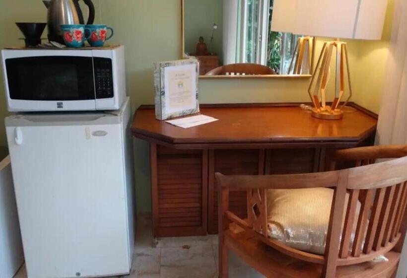 فندق Plumeria Room On A Lush Farm On Maui S North Shore