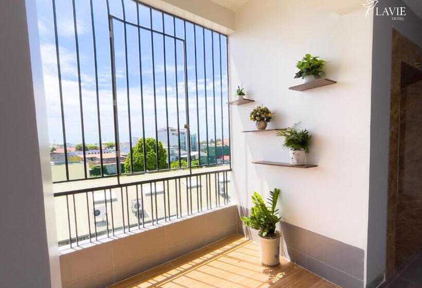 Khách Sạn Lavie Hotel Quảng Ngãi