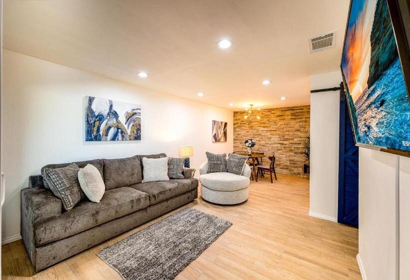 Palm Springs Blue Desert Condo!