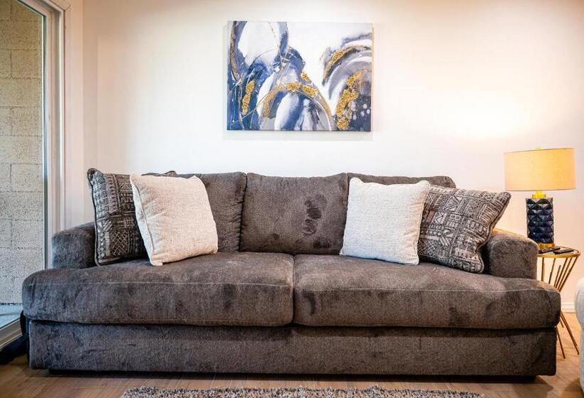 Palm Springs Blue Desert Condo!