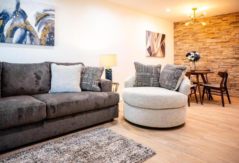 Palm Springs Blue Desert Condo!