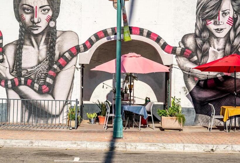 Palm Springs Blue Desert Condo!