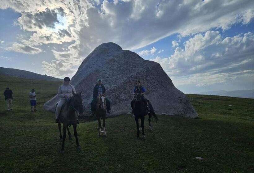 پانسیون Archa Guest House