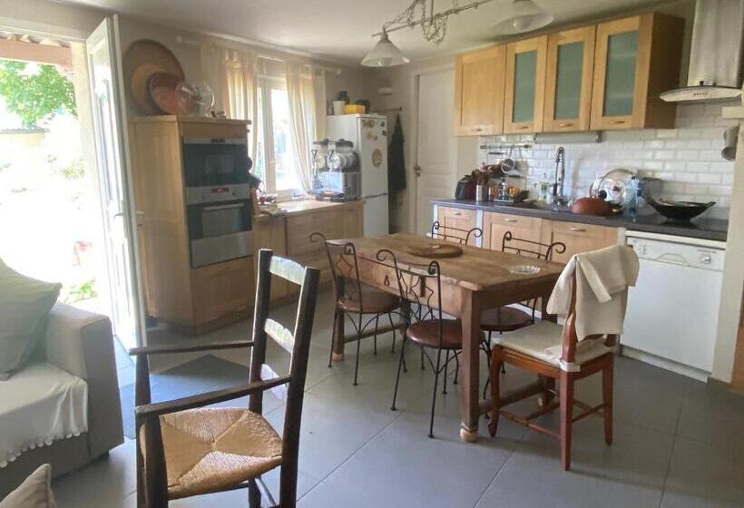 بنسيون La Maison D Offaly