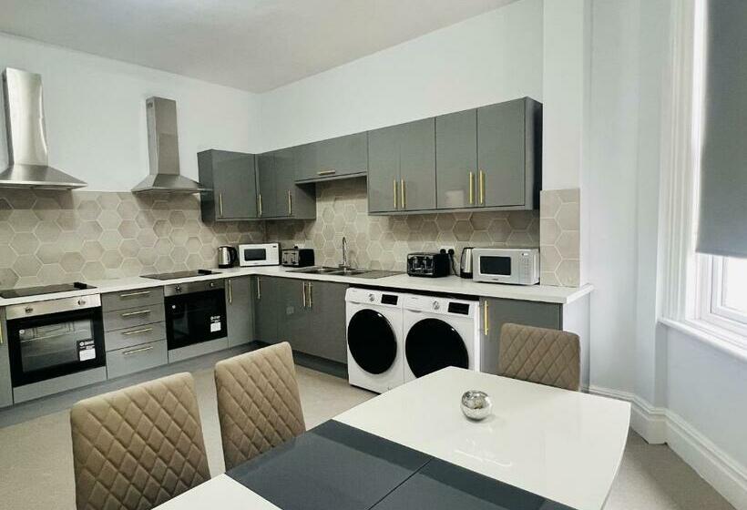 פנסיון One Battison   Affordable Rooms, Suites & Studios In Stoke On Trent