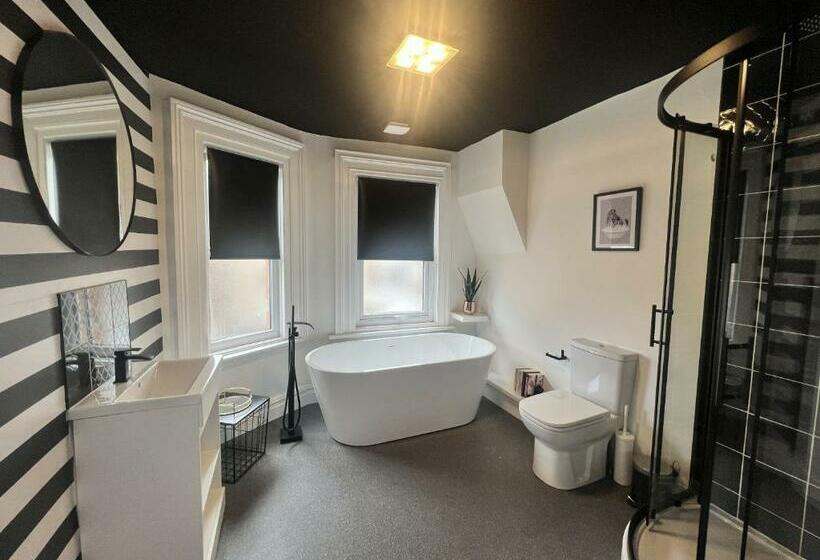 פנסיון One Battison   Affordable Rooms, Suites & Studios In Stoke On Trent