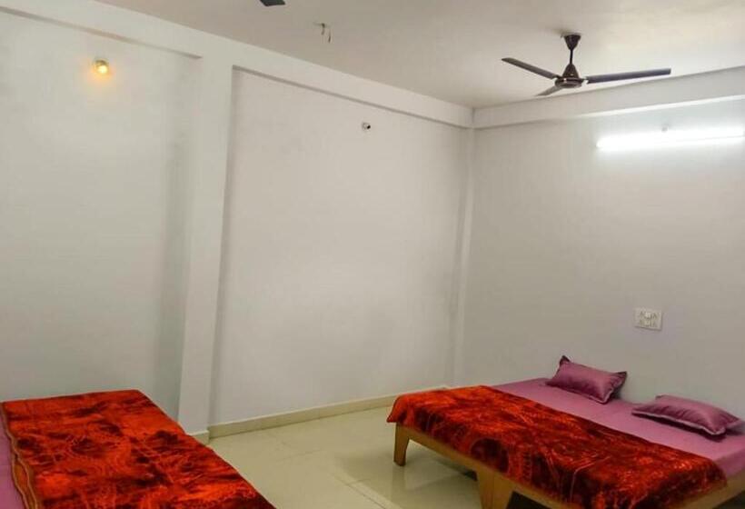 Пансион Shree Maruti Guest House