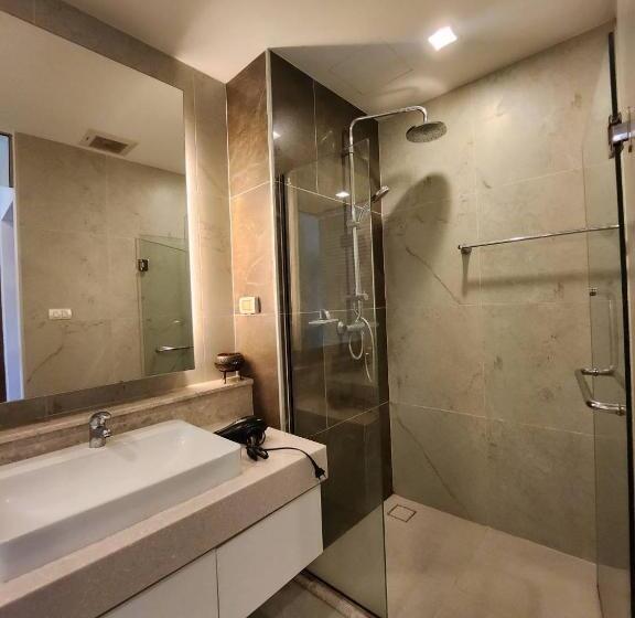 The Astra Condo Large Room 50 Sqm ,sauna And Rooftop Pool