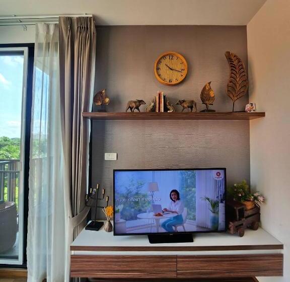 The Astra Condo Large Room 50 Sqm ,sauna And Rooftop Pool