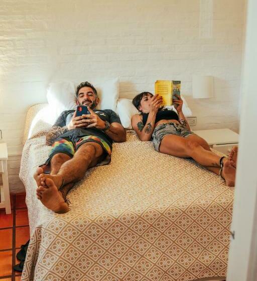 ユースホステル Los Horneros Bungalows