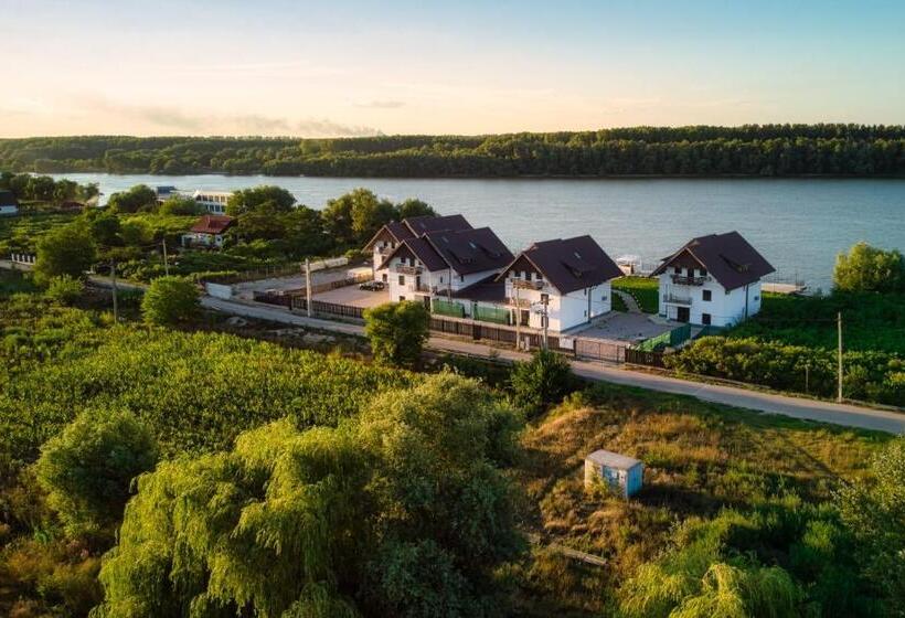 Amore Resort