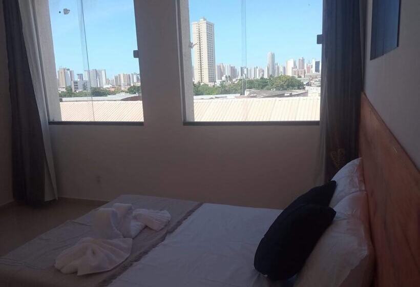 בית מלון כפרי Central Palace