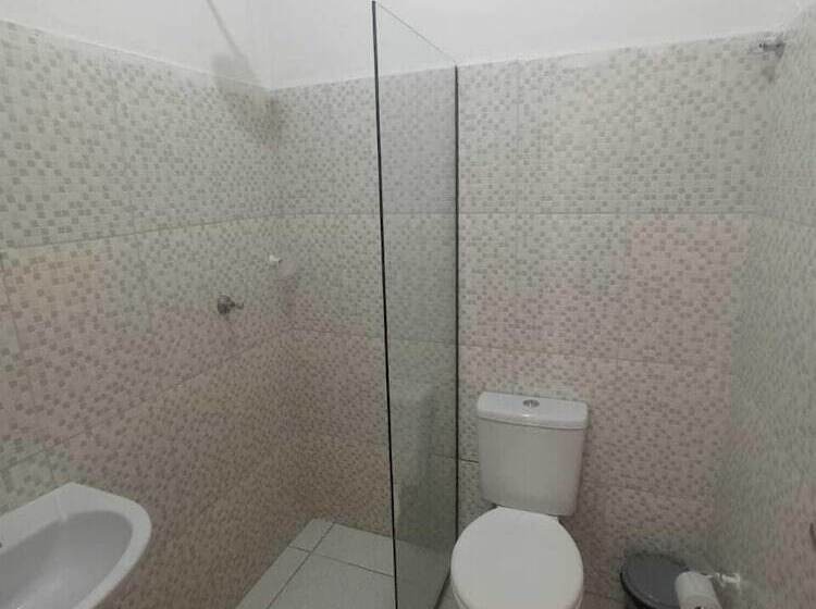 בית מלון כפרי Central Palace