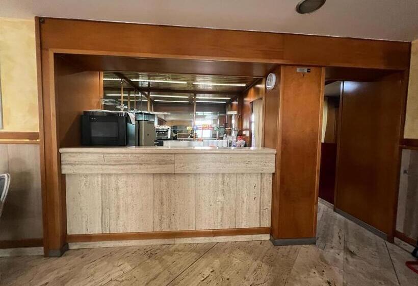 فندق Colosseo Colleferro