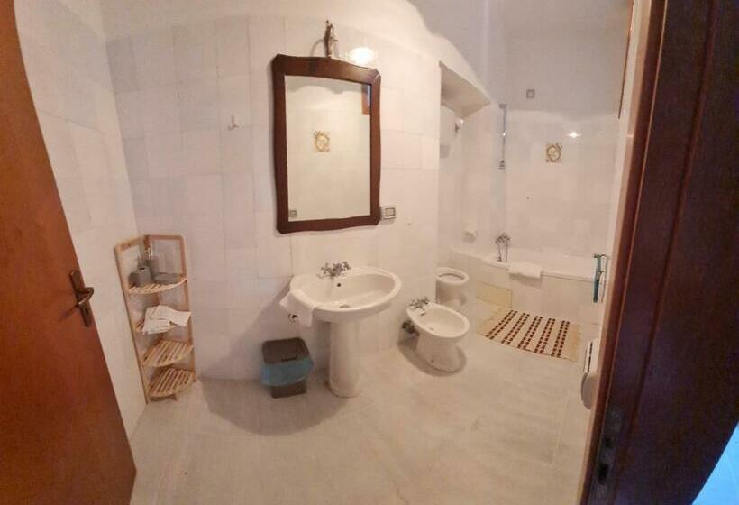 Капсульный Oтель B&b Moma Roof Garden