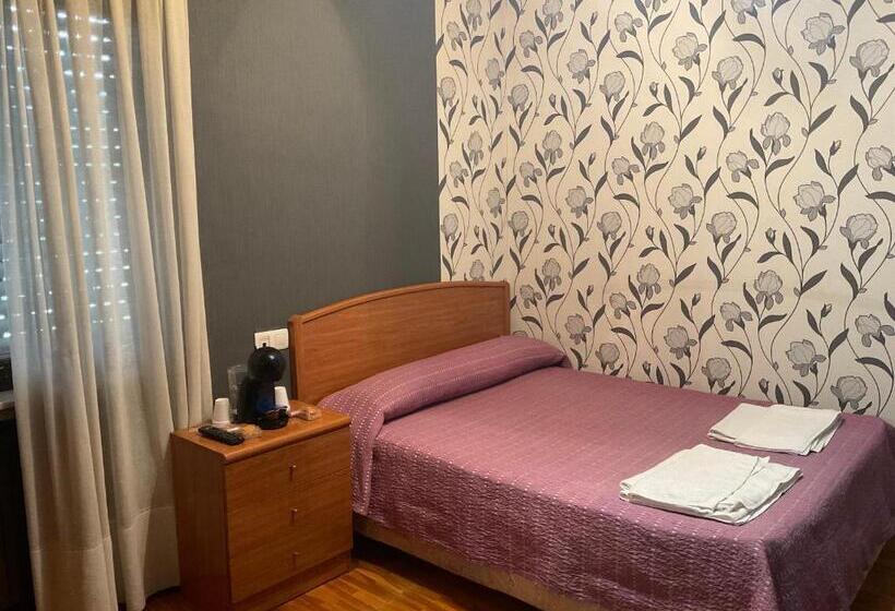 فندق Pensión La Chalana